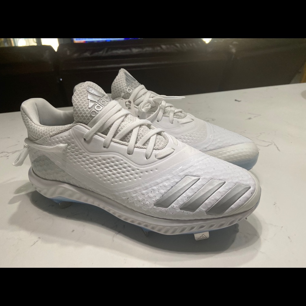 womens softball cleats size 8.5